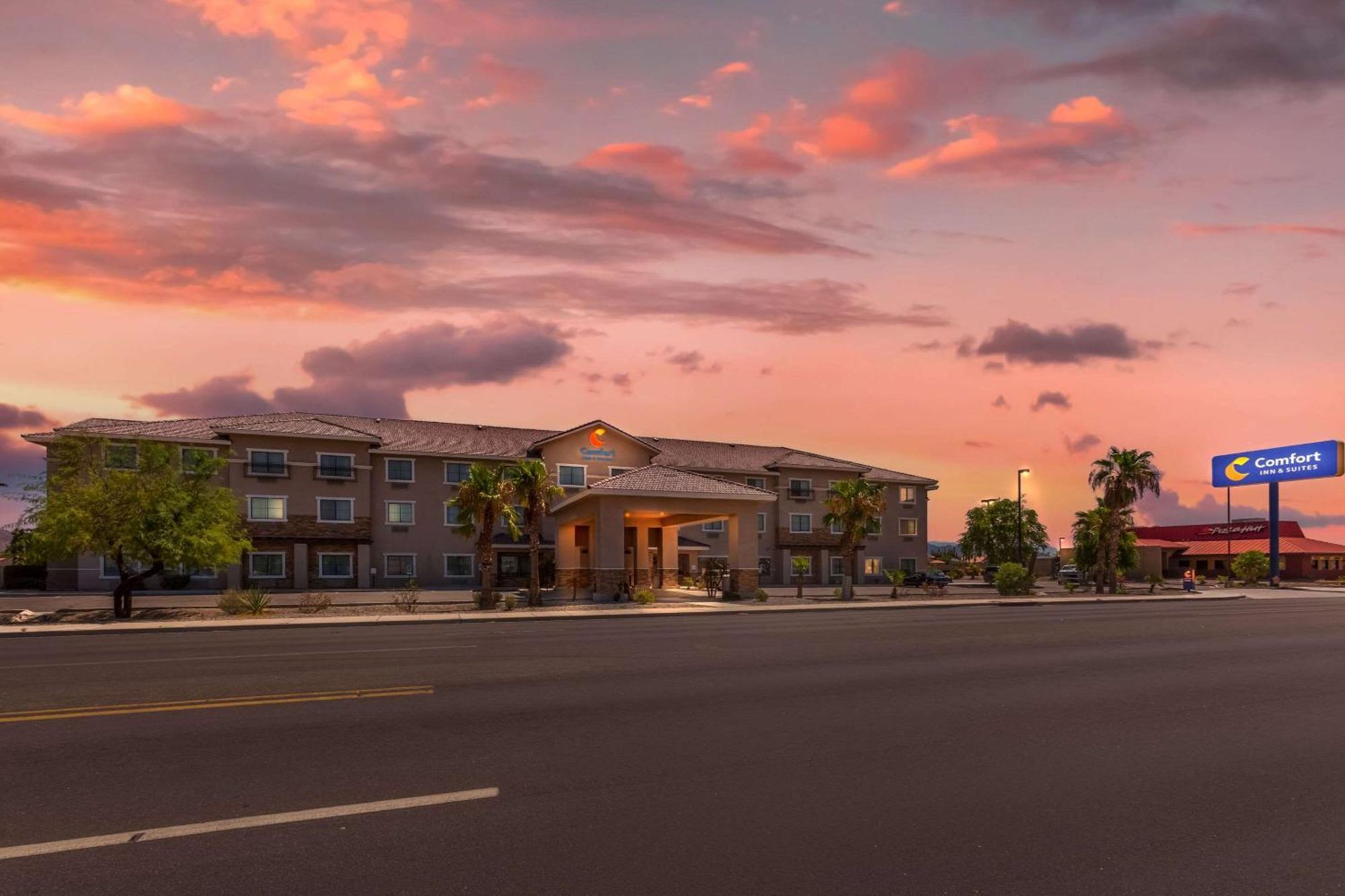 Comfort Inn And Suites Yuma I-8 Exteriör bild